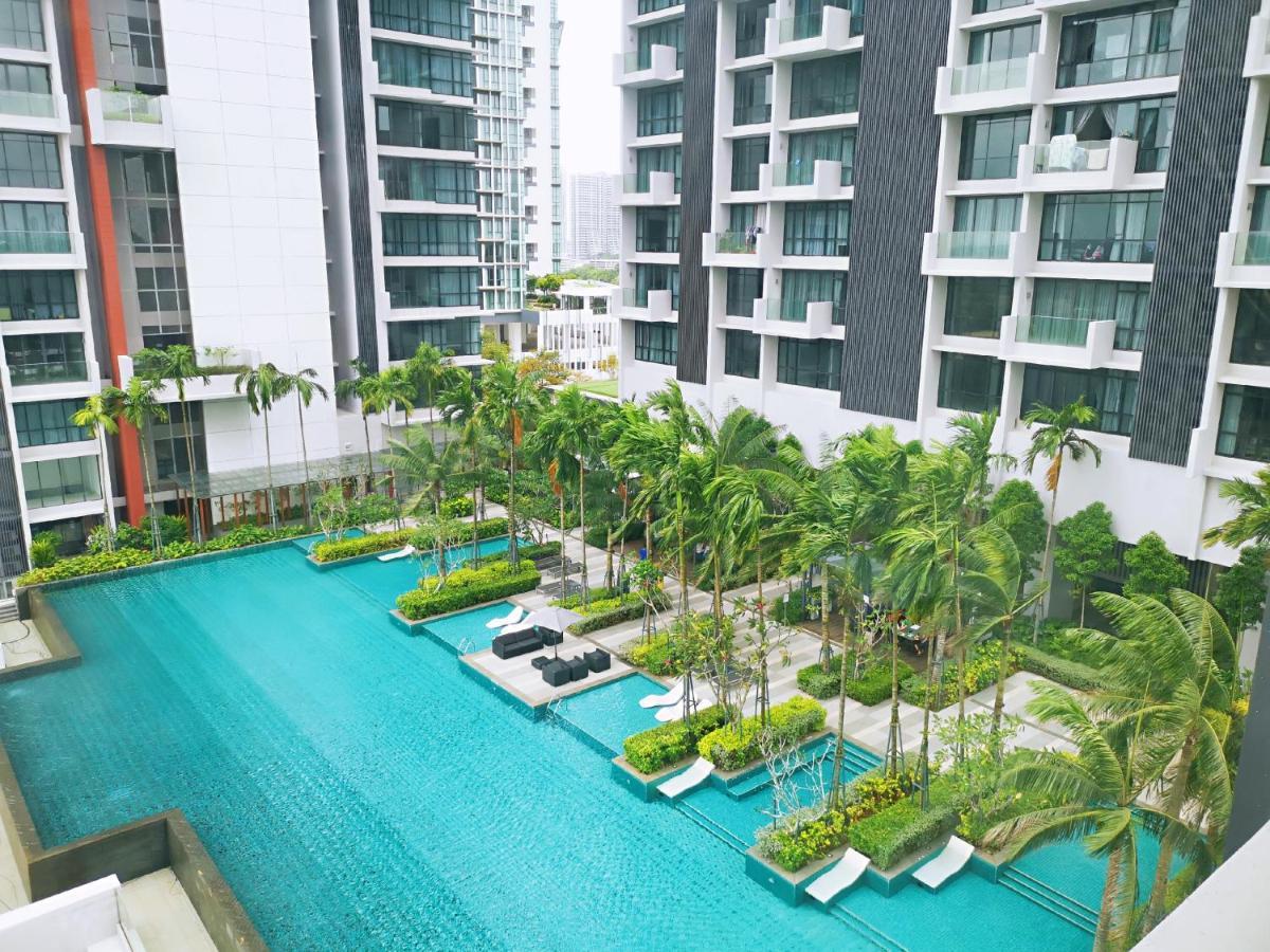 Grand Medini Suites By Rr Jbcity Nusajaya  Exteriör bild